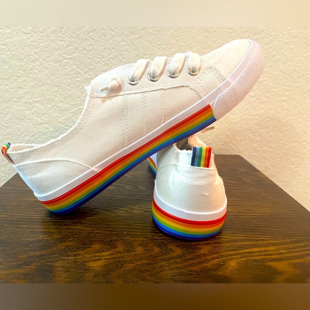 New Jelly Pop Rainbow Shoes Woman’s size 9.5